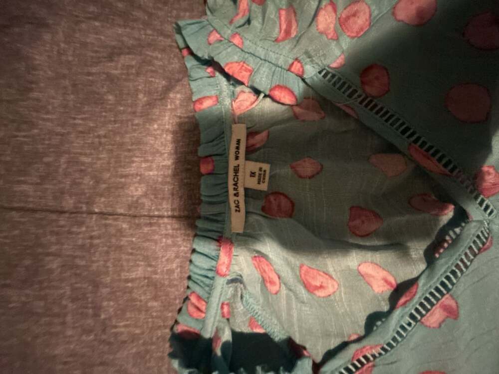 Zac & Rachel Woman Blue Pink Dot Print V-Neck Ruffle 3/4 Sleeve Blouse Size 1X - Picture 2 of 4